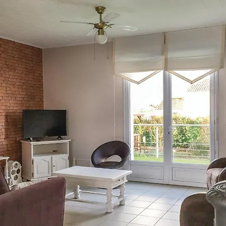 Dom wakacyjny Stunning In Laiguillon Sur Mer With 2 Bedrooms And Wifi LʼAiguillon-sur-Mer