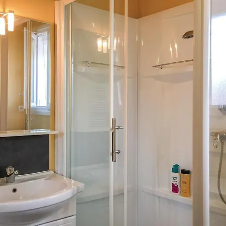 Stunning In Laiguillon Sur Mer With 2 Bedrooms And Wifi * LʼAiguillon-sur-Mer